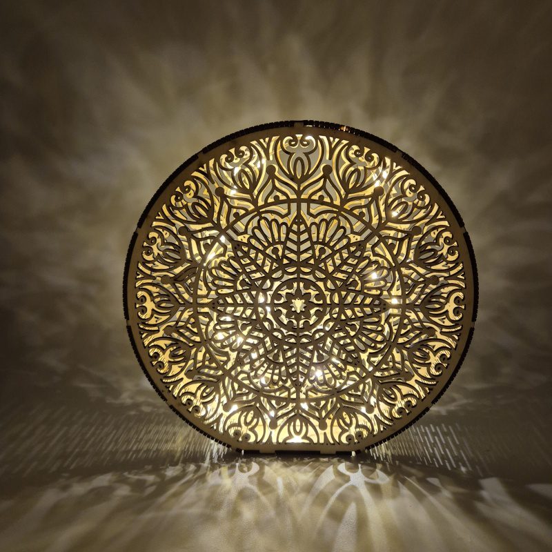 Grote ronde mandala lamp met lichtjes en mooie schaduw